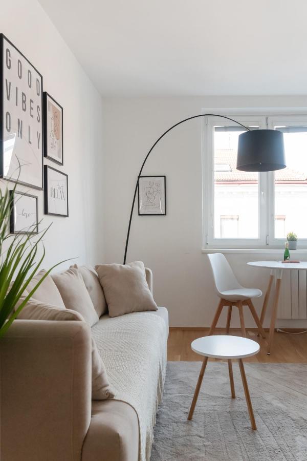 Modern, Bright Studio -Close To The Center In A Quiet Area Vienne Extérieur photo
