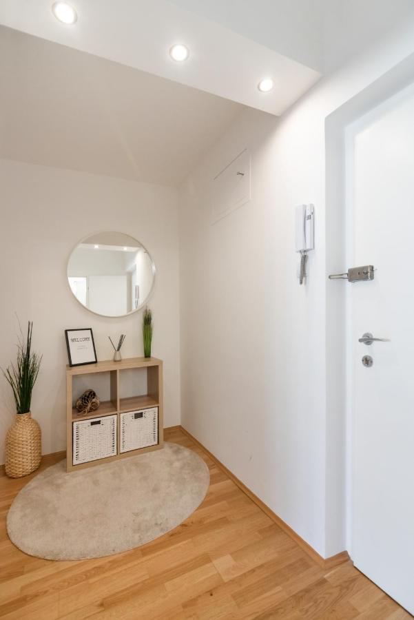 Modern, Bright Studio -Close To The Center In A Quiet Area Vienne Extérieur photo